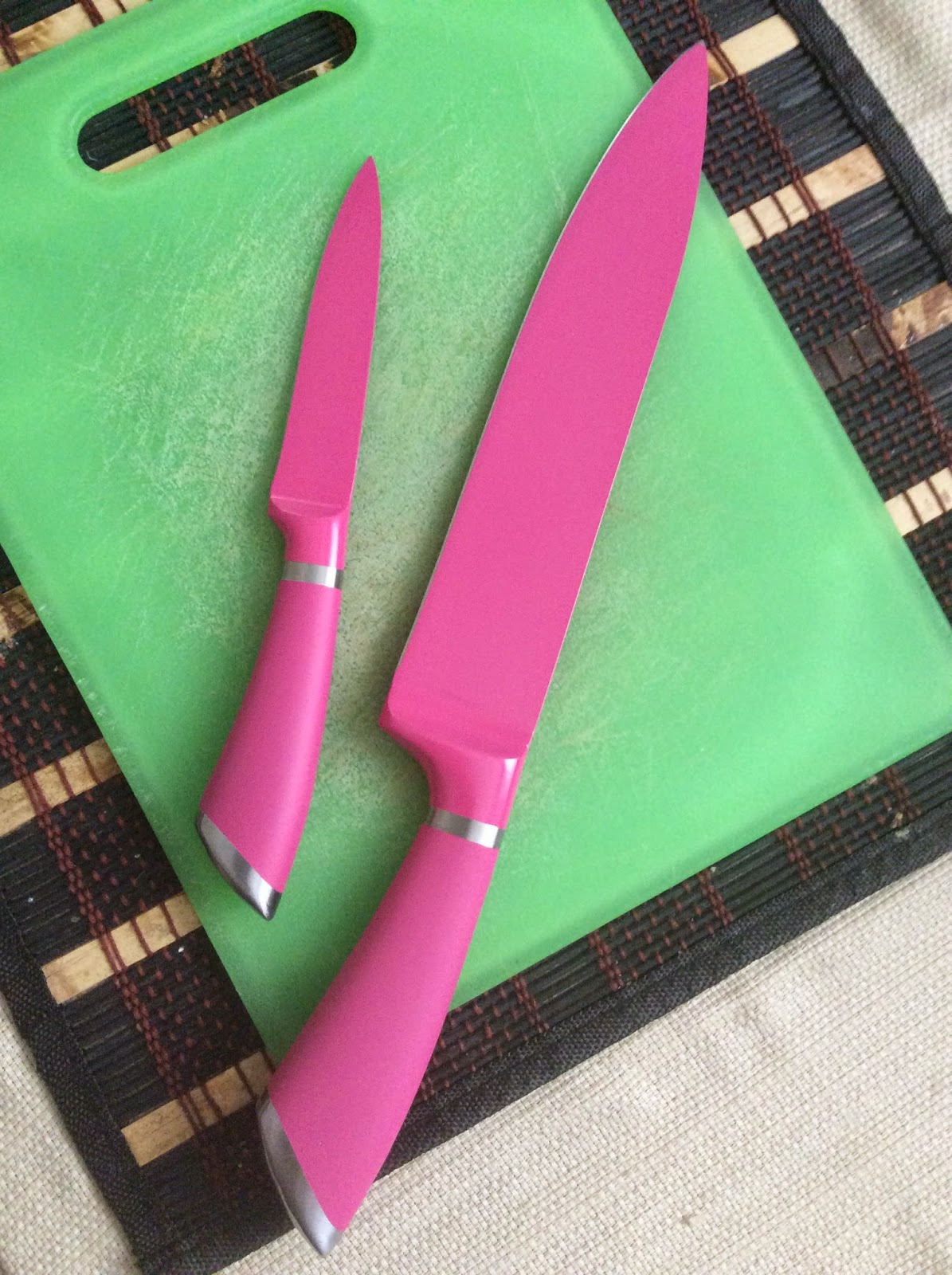 Nesca's Nook Kuuk 8 Inch Pink chef knife with paring knife Review